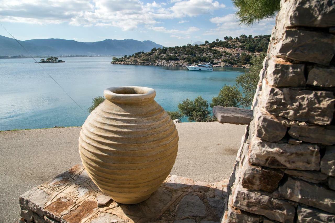 Kalavria Luxury Suites - Magnificent Sea View Of Poros Poros Town المظهر الخارجي الصورة