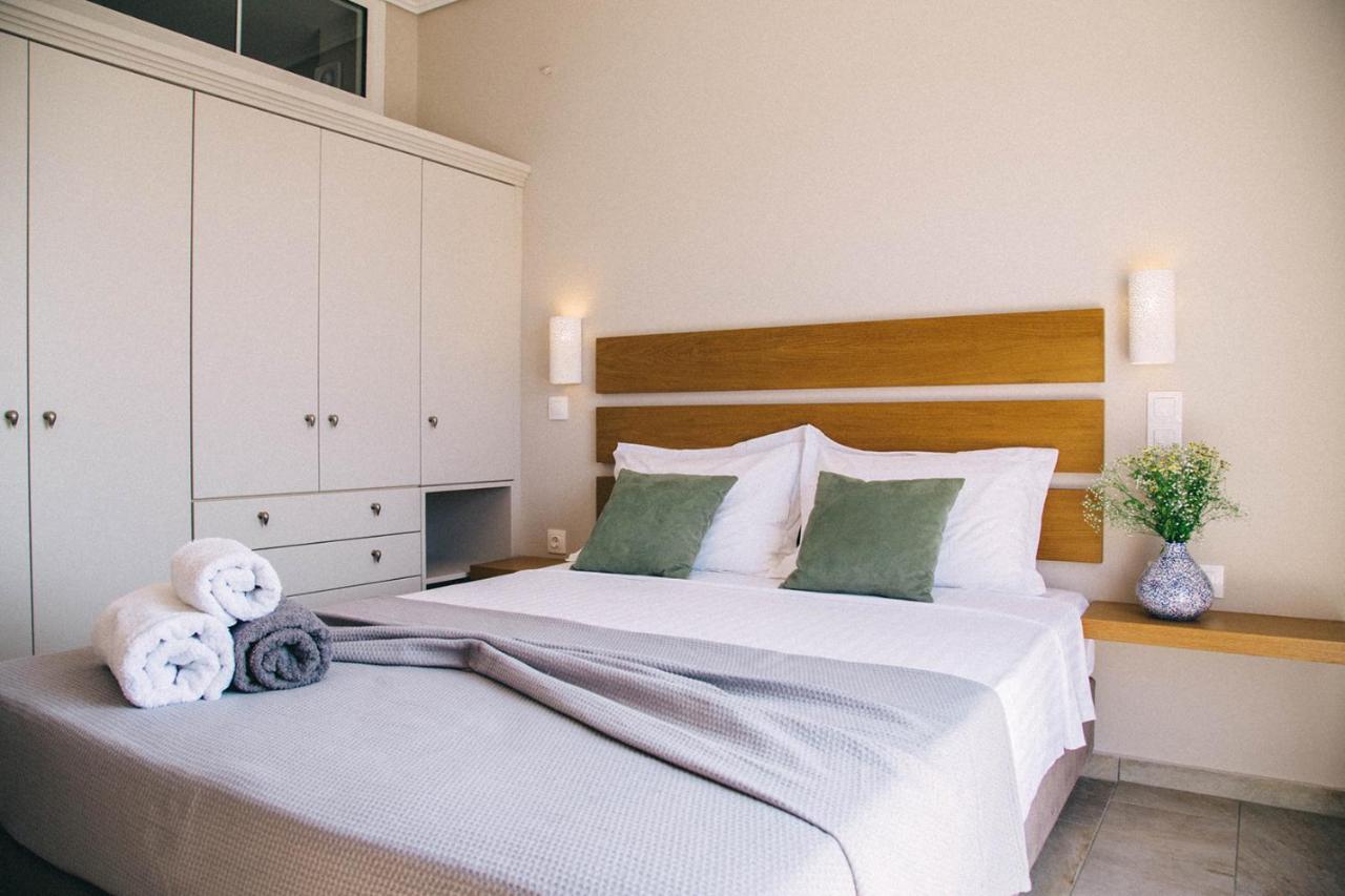 Kalavria Luxury Suites - Magnificent Sea View Of Poros Poros Town المظهر الخارجي الصورة